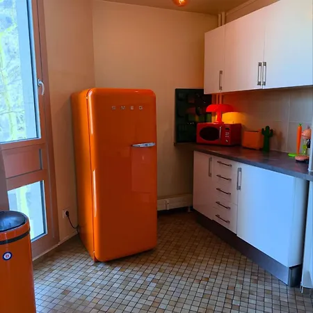 Bright In With Balcony Apartment *