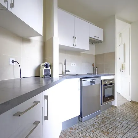 Bright In With Balcony Apartment Paris